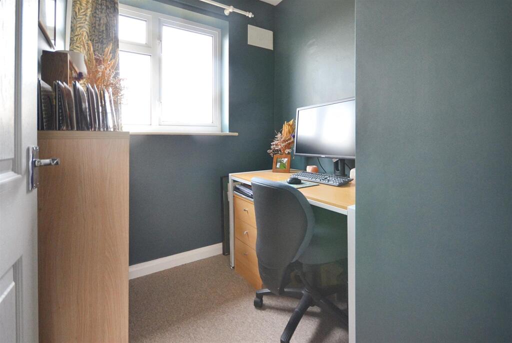 Additional image 8 of Elizabeth Gardens, Henstridge, Templecombe