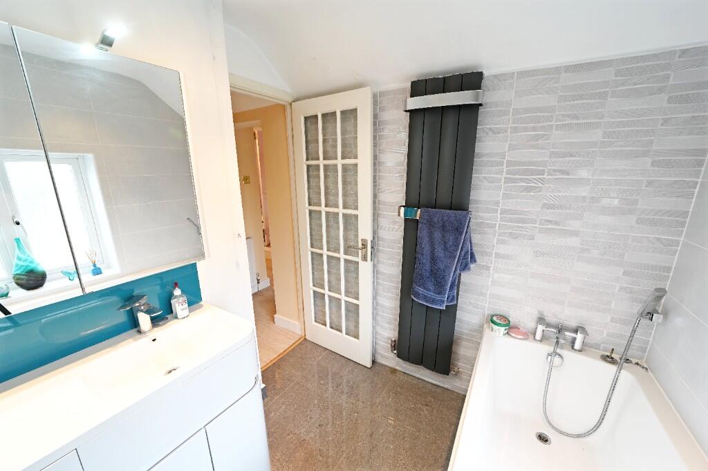 Additional image 40 of Holloways Lane, AL9