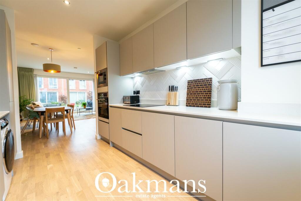 Additional image 8 of South Loop Square, Birmingham