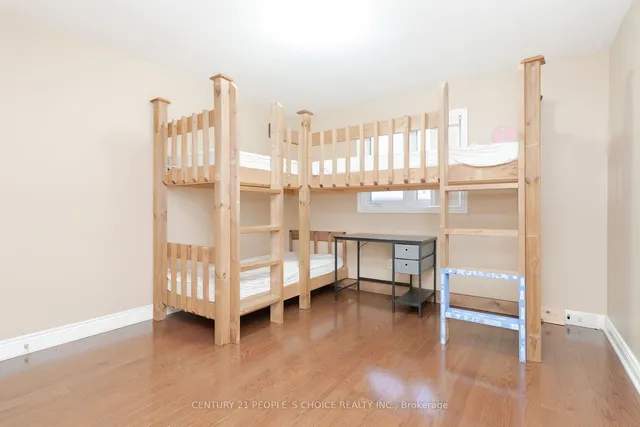 Additional image 32 of 39 Huntspoint Dr