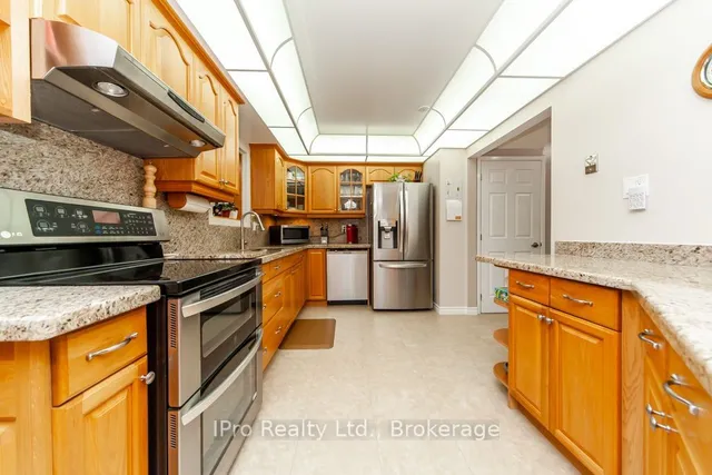 Additional image 12 of 847 Cedarbrae Ave