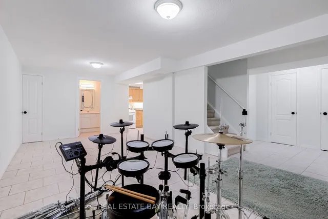 Additional image 34 of 1085 Harrogate Dr Unit 7