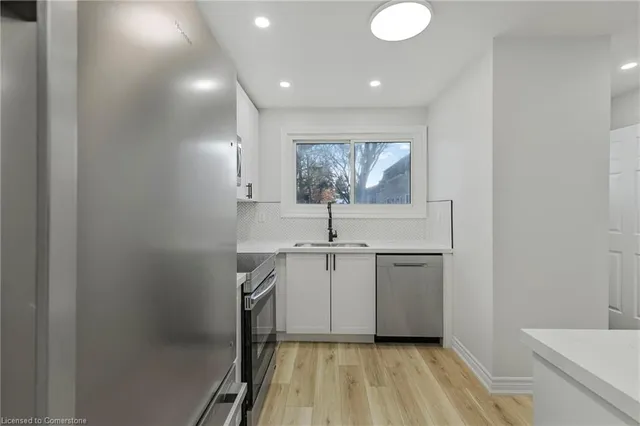 Additional image 7 of 1420 Garth St Unit 5