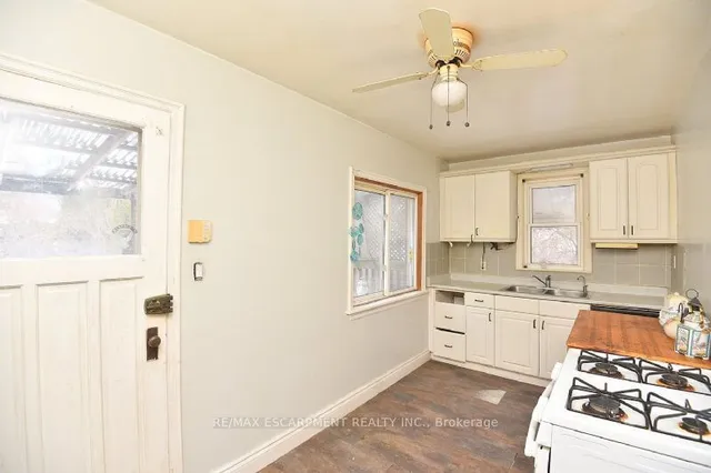 Additional image 11 of 160 Rosedale Ave