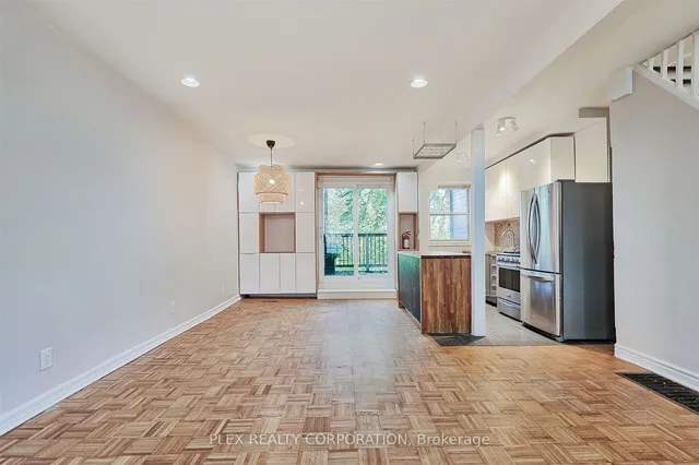 Additional image 4 of 193 Coxwell Ave