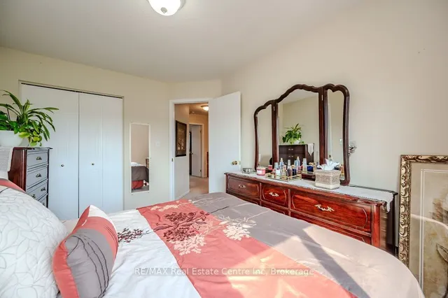 Additional image 27 of 128 Henhoeffer Cres