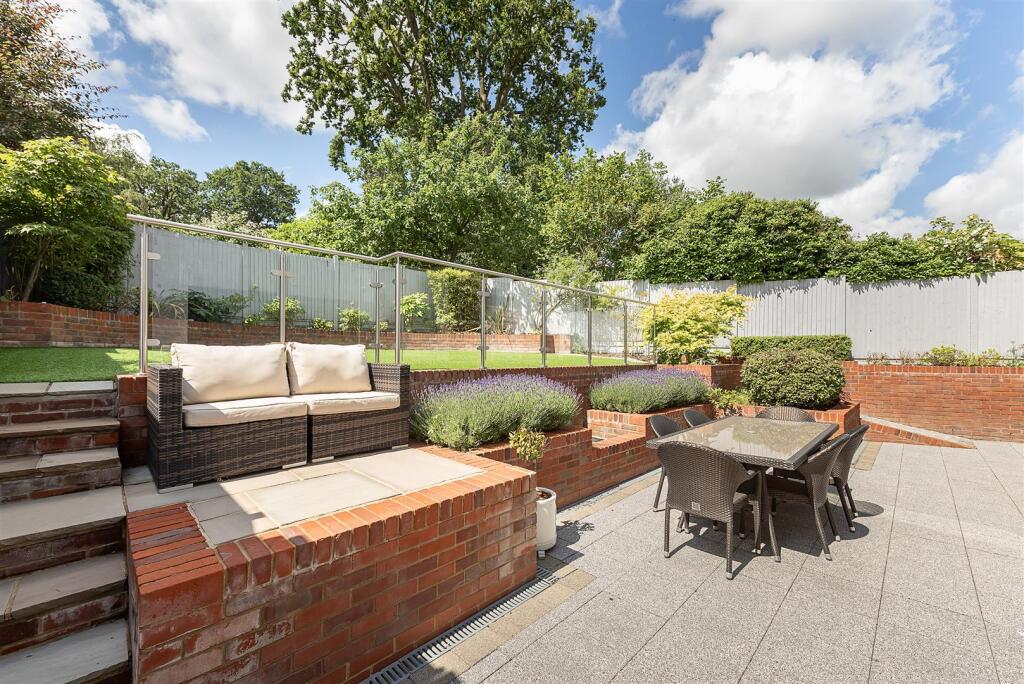 Additional image 11 of Park Rise, Harpenden