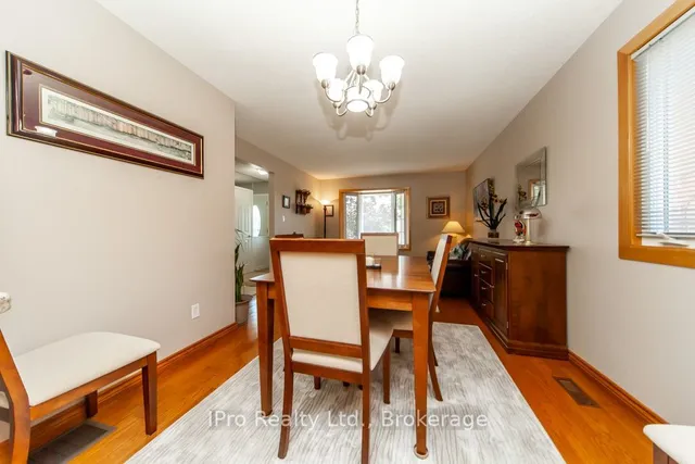 Additional image 9 of 847 Cedarbrae Ave