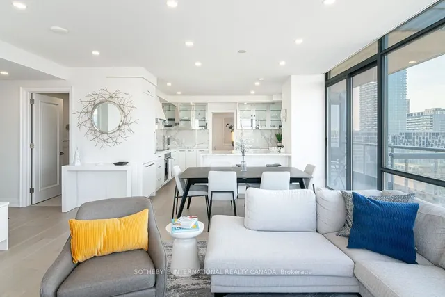 Additional image 3 of 438 King St Unit 1904