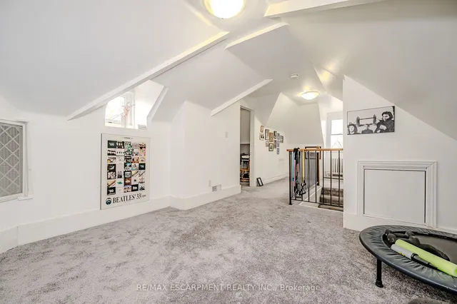 Additional image 28 of 492 Locust St