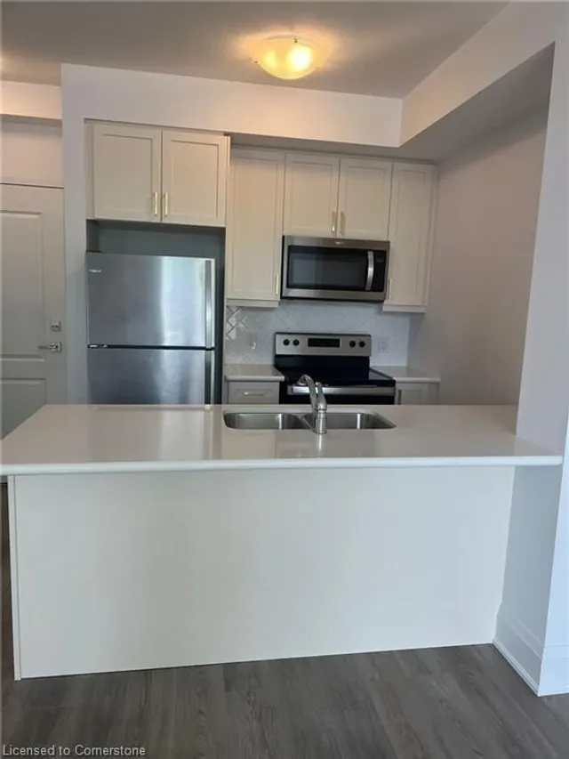 Additional image 11 of 450 Dundas St Unit 327