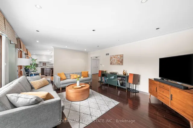 Additional image 4 of 11 Tudor Gate