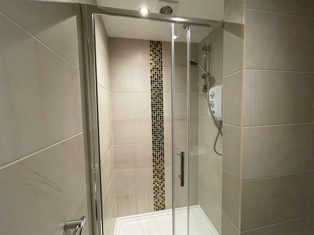 Additional image 10 of C6G Second