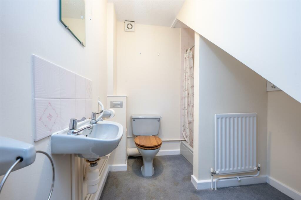 Additional image 9 of Yew Tree Gardens, Henley-In-Arden