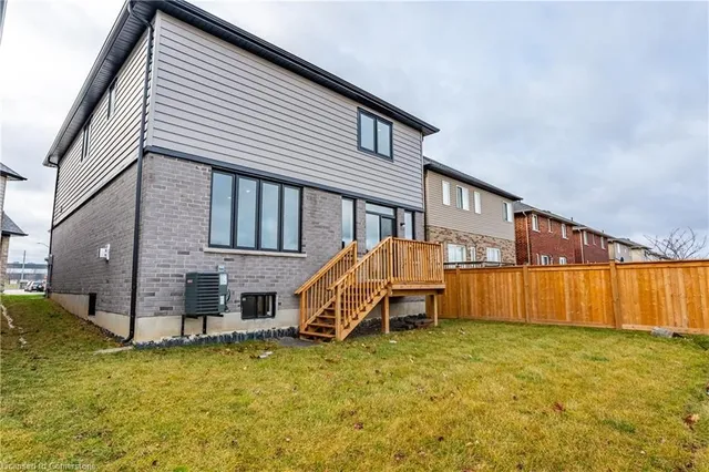 Additional image 37 of 117 Whitefish Cres