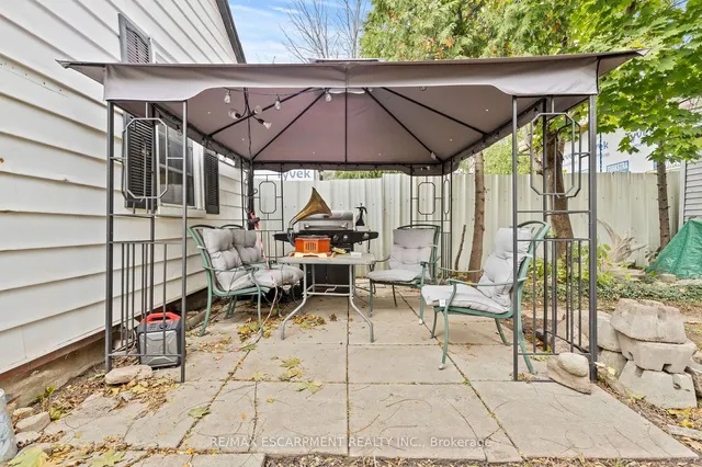 Additional image 28 of 94 Canada St