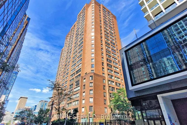 633 Bay St Unit 1711