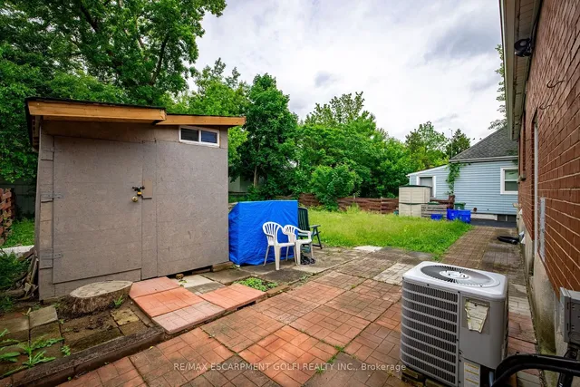 Additional image 32 of 86 Whitney Ave