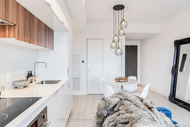 Additional image 8 of 185 Roehampton Ave Unit 1106