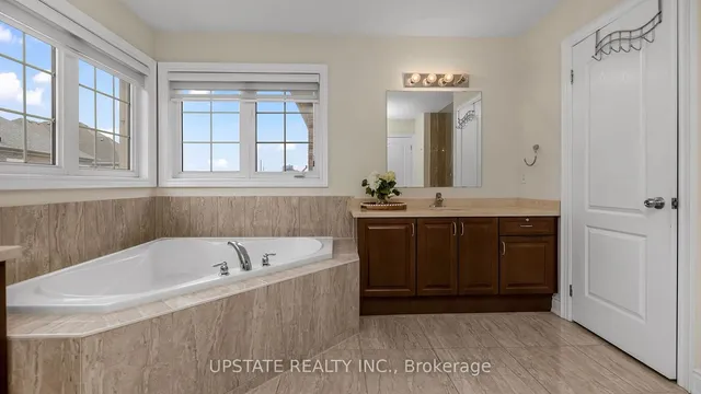 Additional image 38 of 23 Louisburg Cres