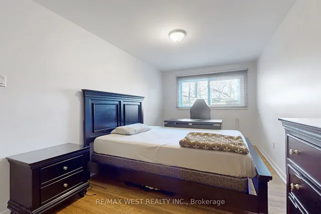 Additional image 32 of 78 Primula Cres