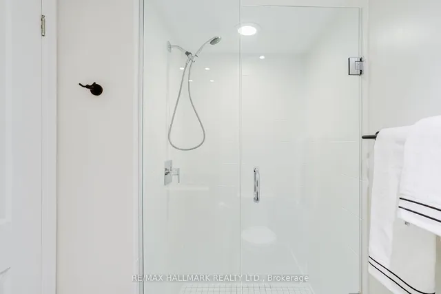 Additional image 21 of 400 Adelaide St Unit 2110