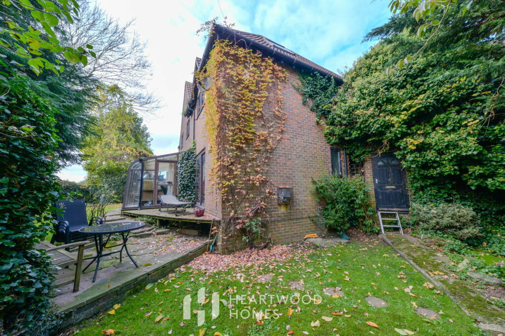 Additional image 25 of Old Orchard, Park Street, St. Albans, AL2 2QB