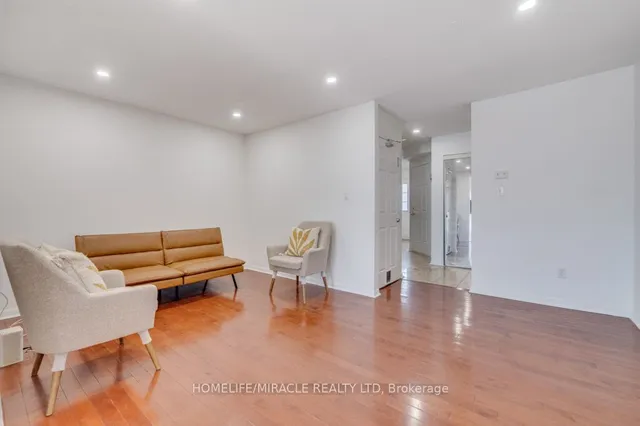 Additional image 5 of 42 Sufi Cres