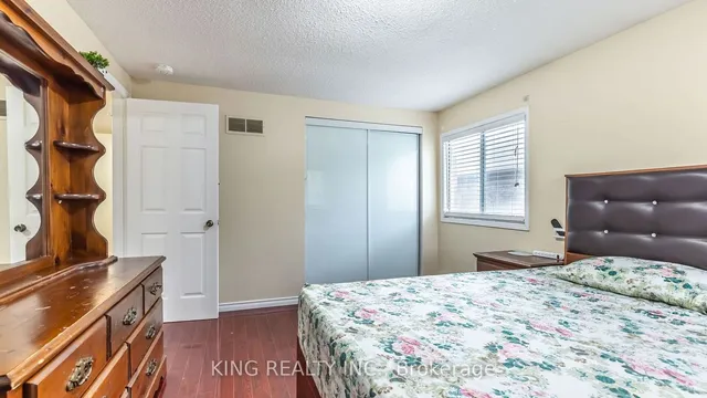 Additional image 25 of 8 Hummingbird Crt