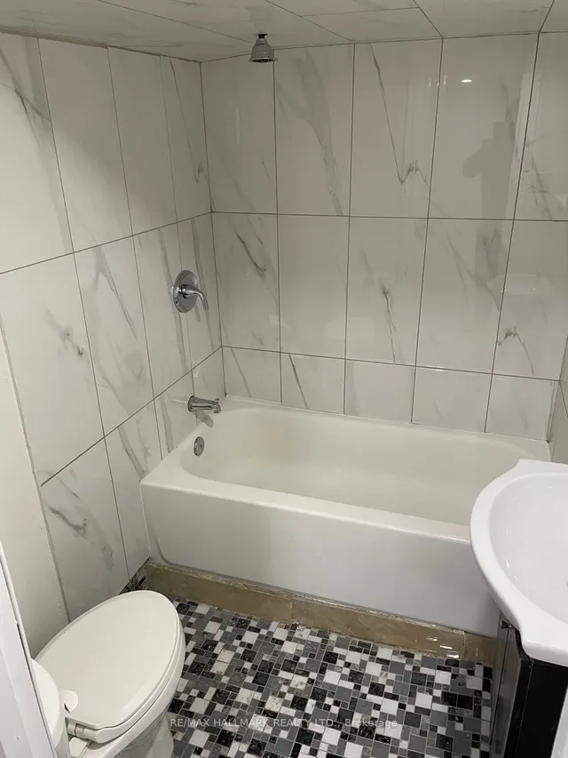 Additional image 37 of 177 Carlton St