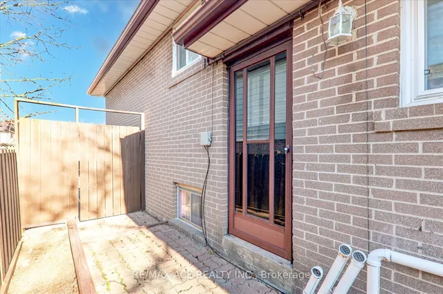 Additional image 35 of 121 Cultra Sq