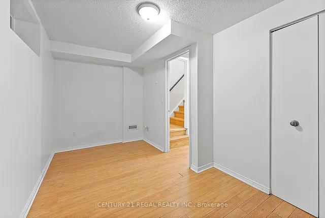 Additional image 34 of 228 St George St Unit 3