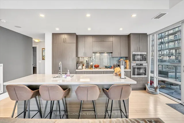 Additional image 12 of 29 Queens Quay Unit 323