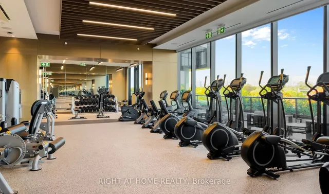 Additional image 8 of 585 Bloor St Unit 419