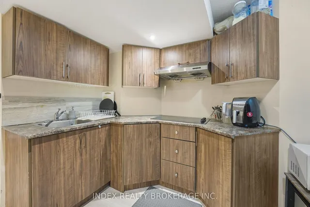 Additional image 35 of 33 Timberwolf Rd