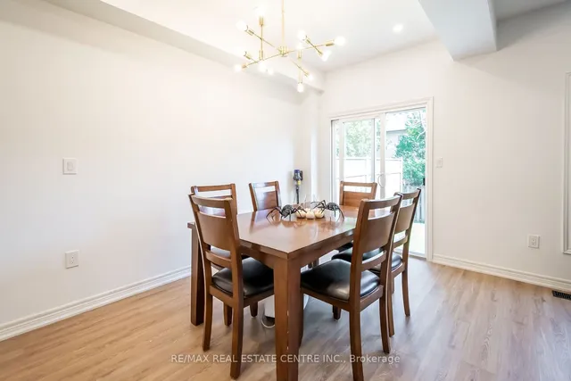 Additional image 10 of 370 Stonehenge Dr Unit 19