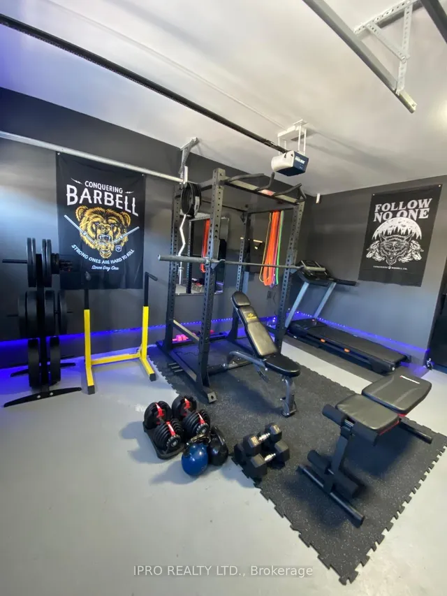 Additional image 40 of 1038 Laurier Ave