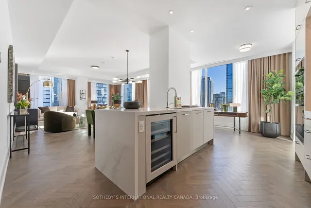 Additional image 4 of 455 Wellington St Unit 1105