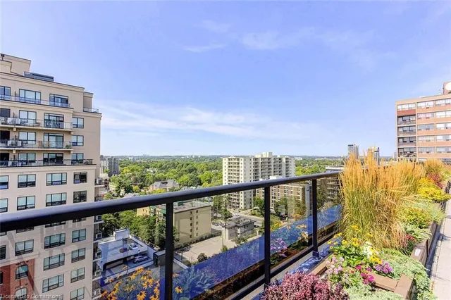 Additional image 32 of 112 Benton St Unit 101