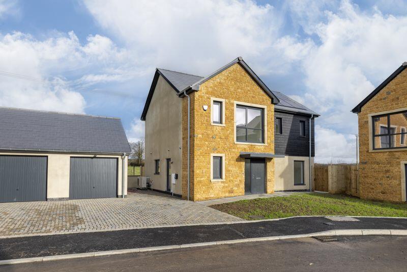 A select development of 8 detached eco homes minutes from Castle Cary