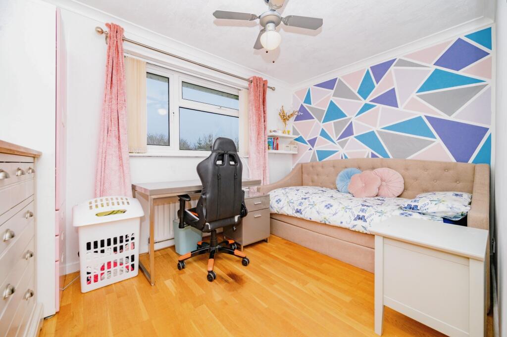 Additional image 22 of Derwent Road, Harpenden, AL5