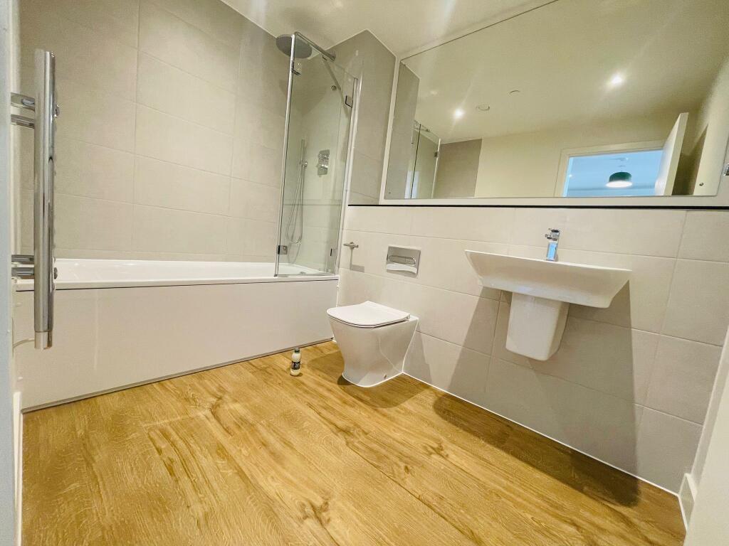 Additional image 9 of South Central, Essex Street, B5