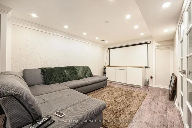 Additional image 16 of 1521 Ealing Crt