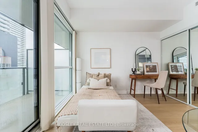 Additional image 17 of 15 Grenville St Unit 1206