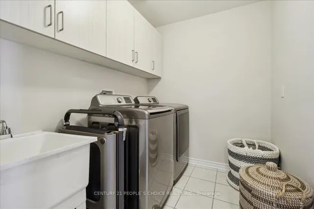Additional image 19 of 1190 Duignan Cres