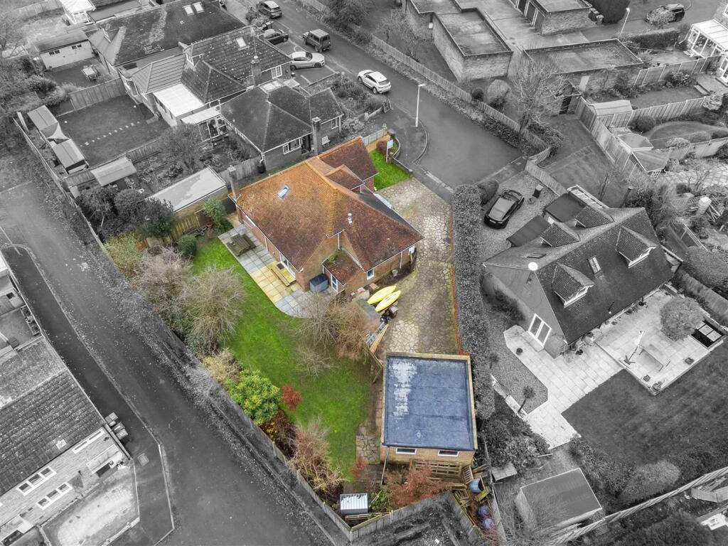 Additional image 12 of Walkers Close, Harpenden