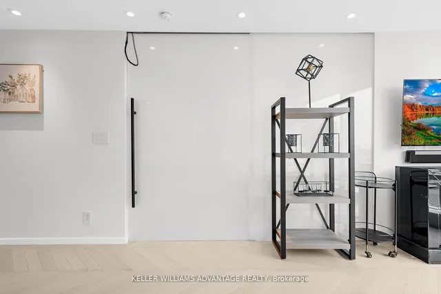 Additional image 23 of 180 University Ave Unit 2104