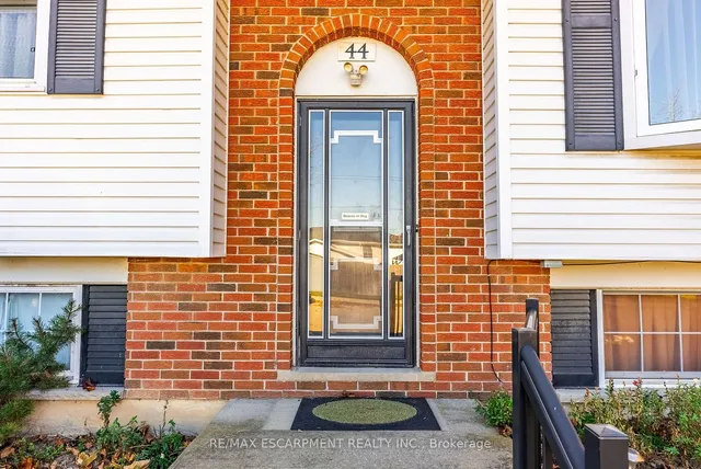 Additional image 7 of 44 CAPILANO Dr