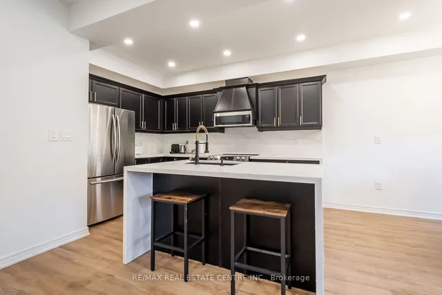 Additional image 20 of 370 Stonehenge Dr Unit 19