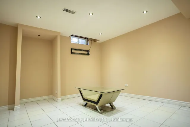 Additional image 27 of 47 John Stoner Dr